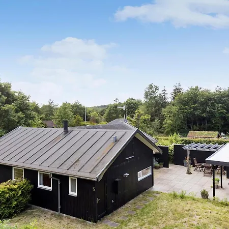 4 Bedroom Beautiful In Grenaa Stokkebro