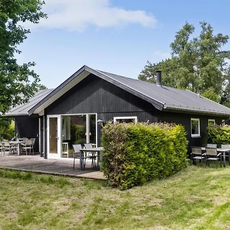 Semesterbostad 4 Bedroom Beautiful In Grenaa Stokkebro