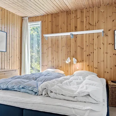 4 Bedroom Beautiful In Grenaa Semesterbostad