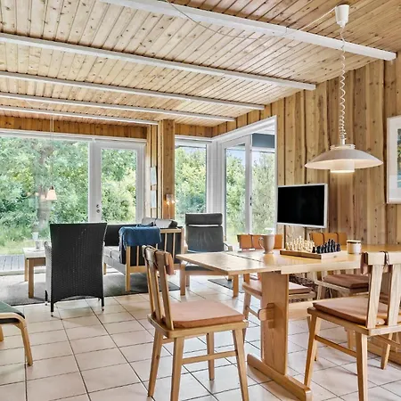 Semesterbostad 4 Bedroom Beautiful In Grenaa *